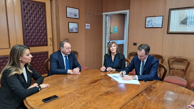 Cyber bullismo e linguaggi d’odio: intesa tra Co.re.com Campania e Salernitana