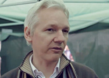 Tirelli (Lgr): contrari all’estradizione di Assange, rischia la vita