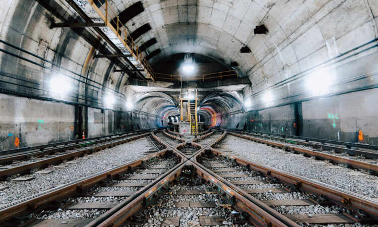 Sicurezza, lo studio che può rivoluzionare la progettazione delle gallerie nei trasporti su ferro