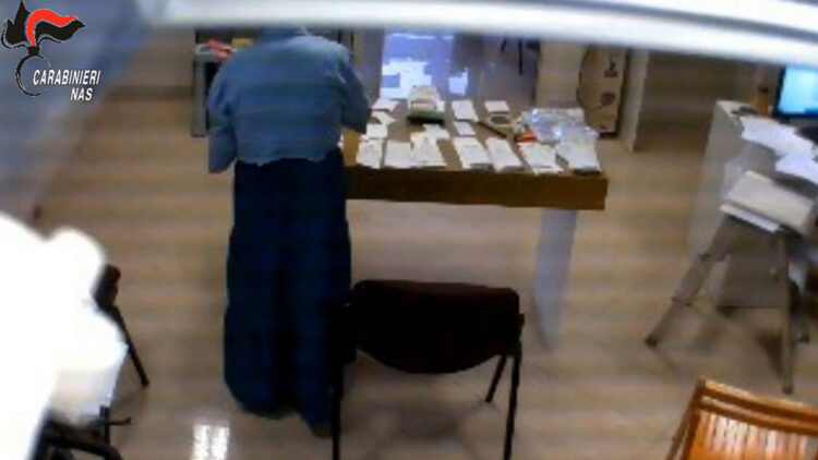 500mila euro sottratti a anziani e persone fragili, 8 arresti vicino Roma