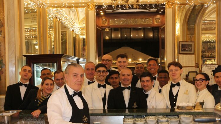 Il suo caffè a Capi di Stato e al Papa, va in pensione barista del Gambrinus