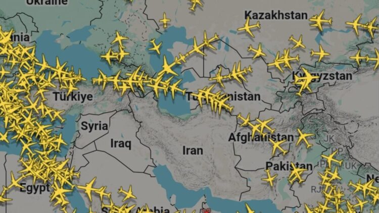 Rotte aeree deviate per evitare il Medio Oriente. Da ITA a Turkish Airlines, molte compagnie sospendono voli