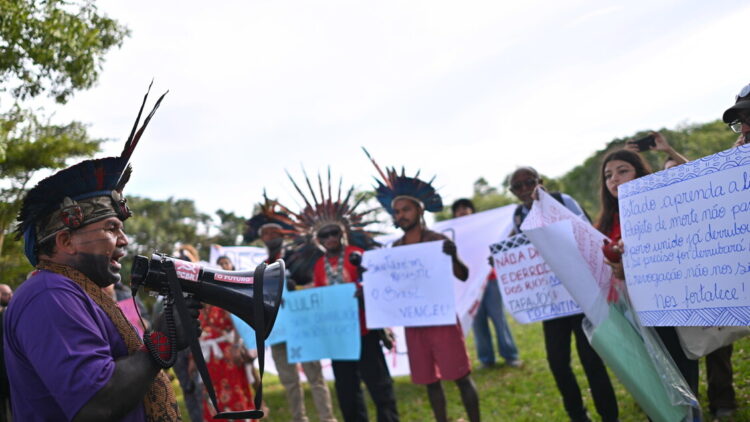 Brasile, indigeni lasciano il porto amazzonico dopo 34 giorni di proteste