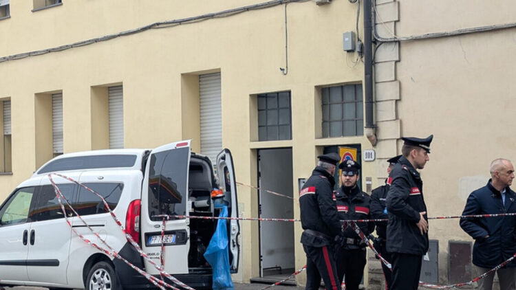 Uomo trovato morto in casa a Firenze, ipotesi omicidio