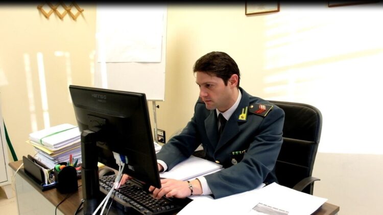 Evasione fiscale per oltre 27 milioni da Prato a Cina con fatture false