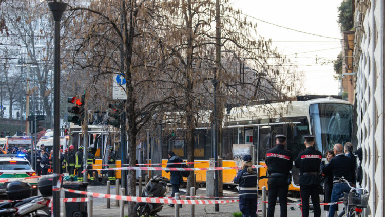 A Milano è ripresa la circolazione dei tram nella zona del deragliamento