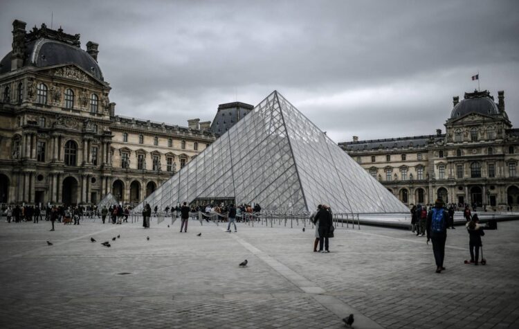 Louvre, presidente della Reggia di Versailles sarà il nuovo direttore