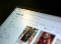 Shein sotto indagine Ue, nel mirino la vendita di materiale pedopornografico