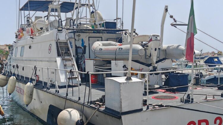 Naufraga barca con migranti davanti Lampedusa, disperso un bambino