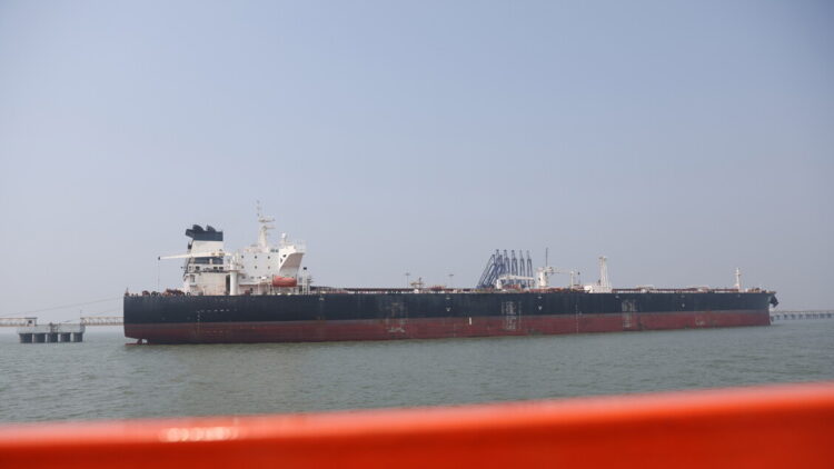 Ft, ‘Francia e Italia cercano accordo con Iran per le navi a Hormuz’