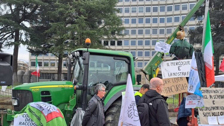 Trattori a Roma, ‘Mercosur è la morte di noi agricoltori’