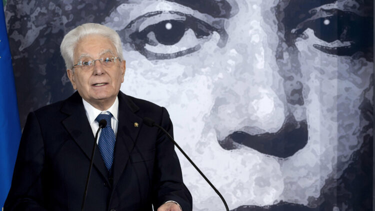 Mattarella, le donne hanno dato molto ma l’equilibrio non è ancora alla pari