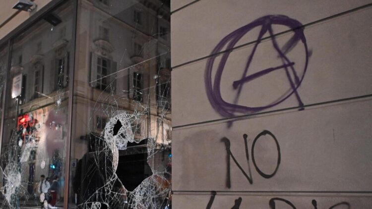 ‘Devastazione a corteo per Cospito’ chieste condanne fino a 12 anni