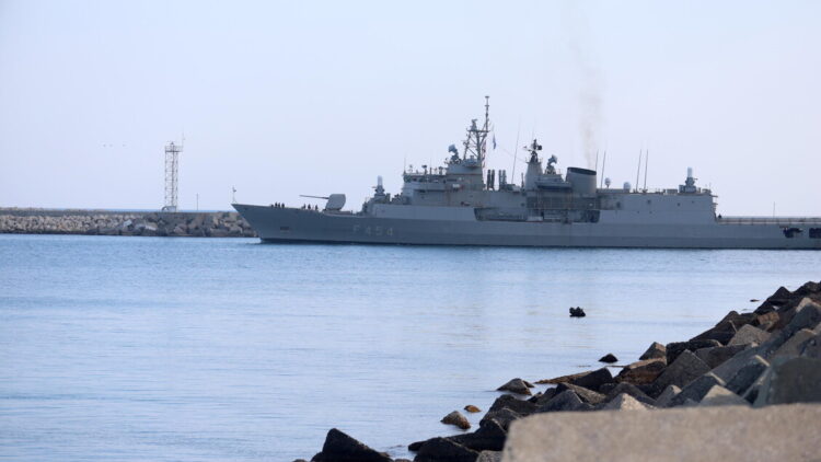 Macron sente Meloni e Mitsotakis, insieme per invio mezzi militari a Cipro