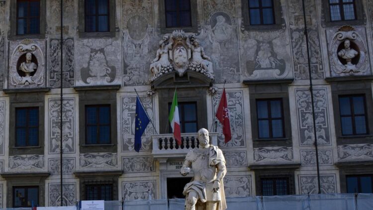 Contro la censura, la Normale compra libri rimossi da Biblioteca Accademia navale Usa