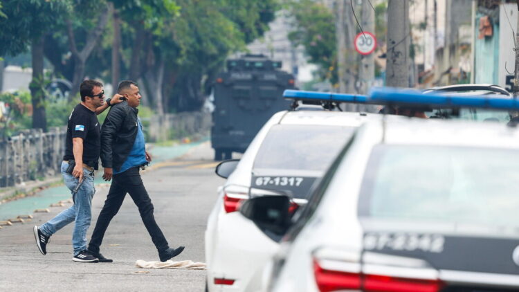 Armi ‘fantasma’ stampate in 3D vendute sul darkweb, maxi-blitz in Brasile