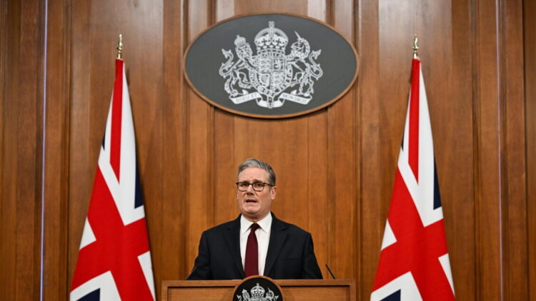 Starmer, la riapertura di Hormuz non può essere affidata a una missione Nato