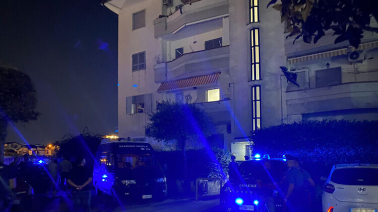 Sedicenne accoltellato alla schiena durante la movida genovese