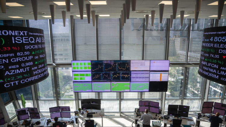 Borsa: Milano riduce calo (-0,8%) con l’Europa dopo l’avvio di Wall Street