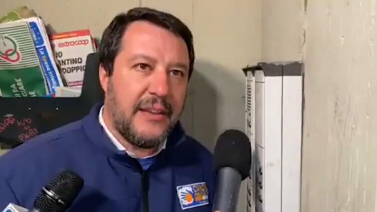 Il processo ai pusher della citofonata di Salvini, ridotte due condanne