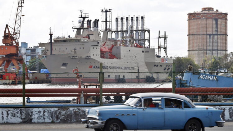 Il governo di Cuba teme un attacco Usa, ‘sarebbe ingenuo non considerarlo’