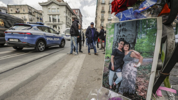 A Napoli fiori per le donne ucraine investite e uccise, ‘ora giustizia’
