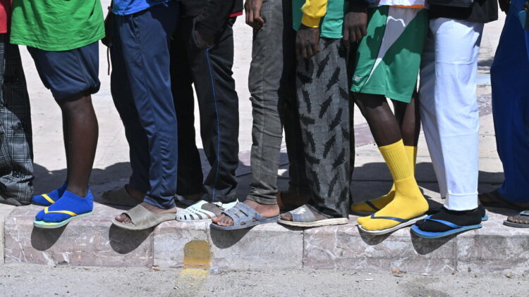 Certificati anti-rimpatrio, i pm chiedono l’interdizione degli otto medici