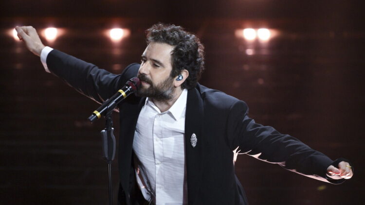 Tommaso Paradiso annuncia i live estivi a pochi giorni dal tour nei palasport