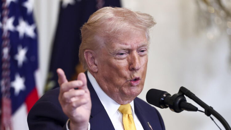 Trump, grandi progressi con l’Iran, ma senza accordo distruggeremo Kharg