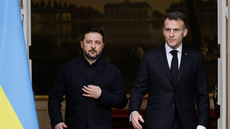 Macron, ‘Russia sbaglia se pensa di avere respiro per guerra in Iran’