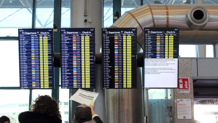 I voli per Pasqua già sopra i 400 euro, treni più cari