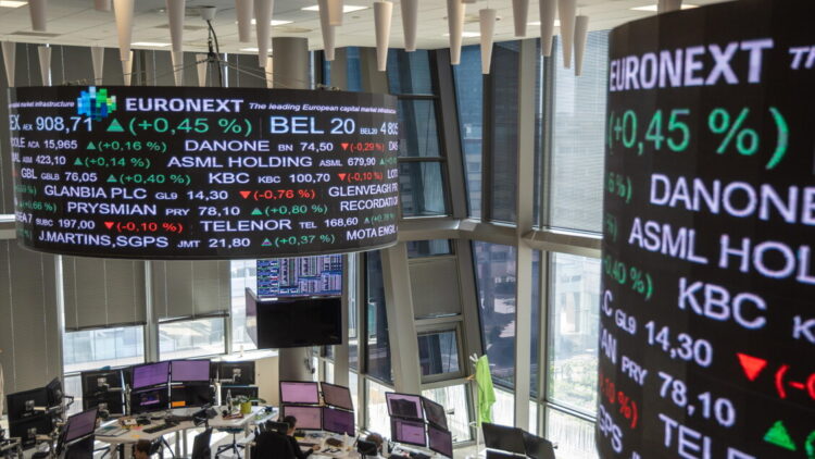 Borsa: L’Europa si mantiene in rialzo con i listini Usa, Milano +1,8%