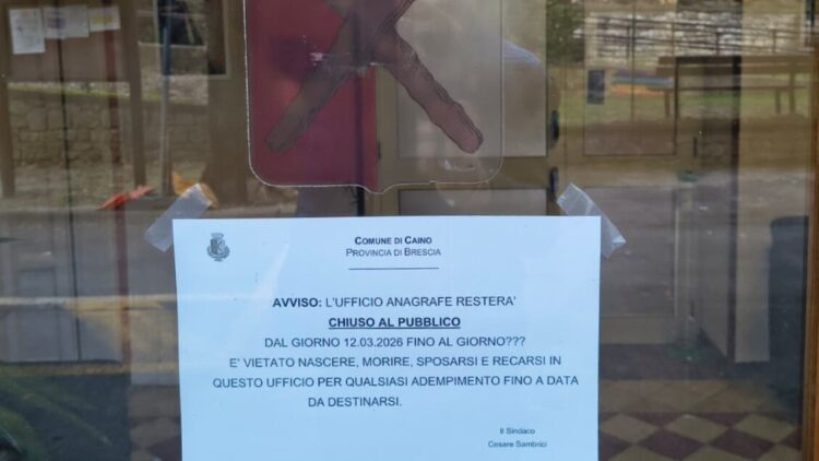 ‘Vietato nascere, morire e sposarsi’, chiude ufficio anagrafe nel Bresciano