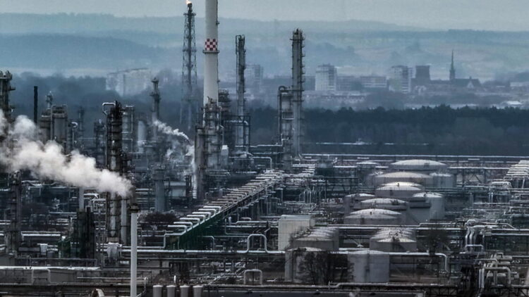 Il petrolio in calo a New York a 87,71 dollari