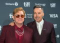 Il marito di Elton John, ‘sta bene e si tiene occupato’