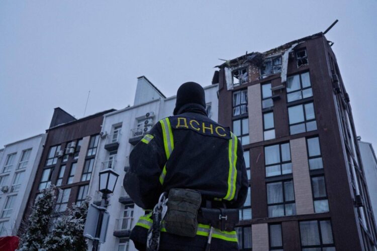 Ucraina, missili e droni sulle città: 8 morti a Kharkiv, due sono bambini