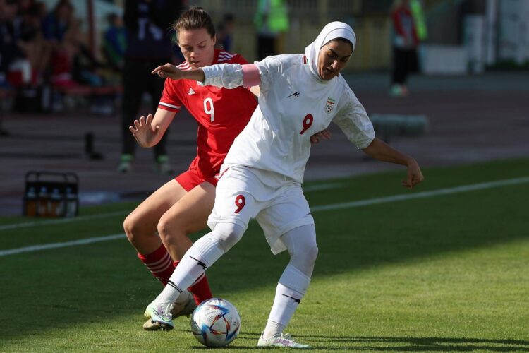 Iran, la capitana della nazionale di calcio Zahra ritira la richiesta asilo in Australia