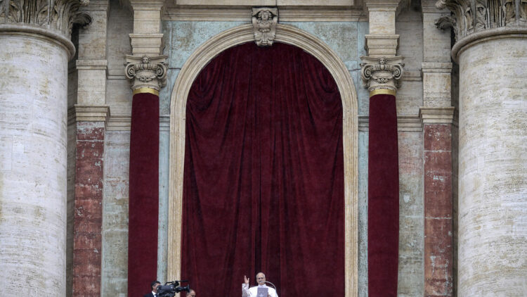 Il Papa annuncia una veglia per la pace l’11 aprile