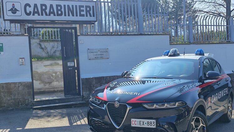 ‘Maltratta mamma’, ragazza chiama il 112 e fa arrestare il padre