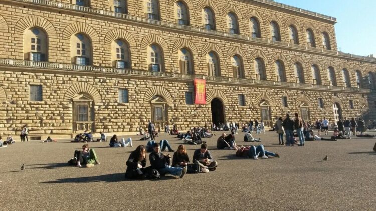 Attacco hacker a Gallerie Uffizi, opere nei caveau e porte murate
