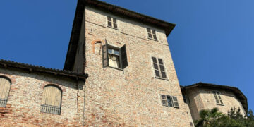 Uccide ex e compagno e si suicida, in un biglietto chiede ‘scusa per tutto’