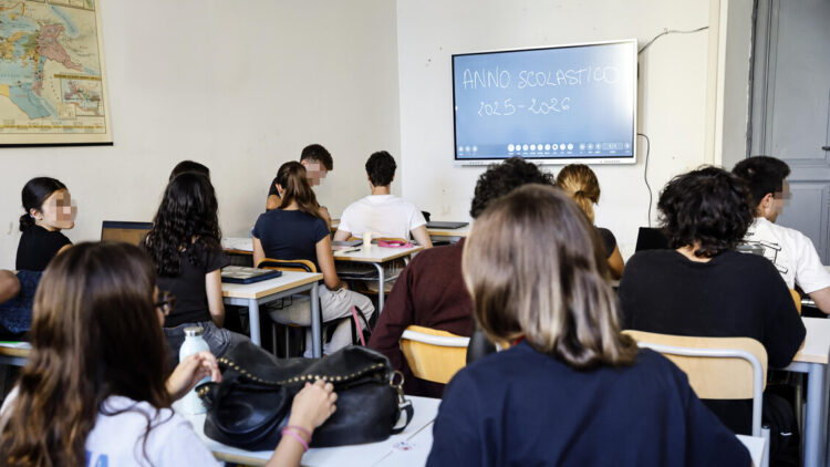 Flc Cgil ‘studente transgender umiliato in liceo a Roma’