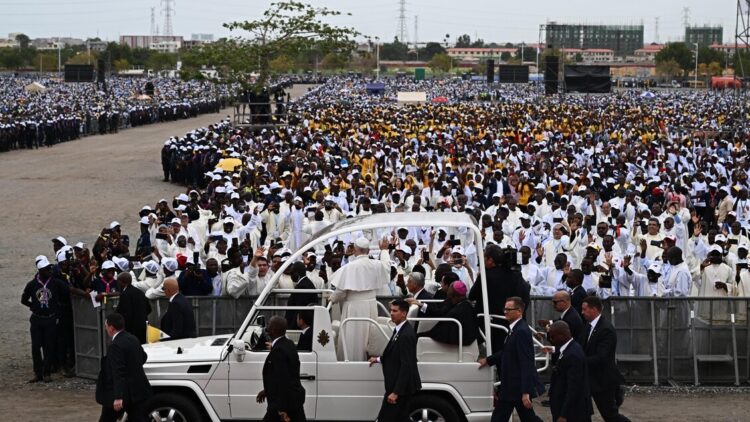 Il Papa in Angola, guarite dalla corruzione, condividete i beni