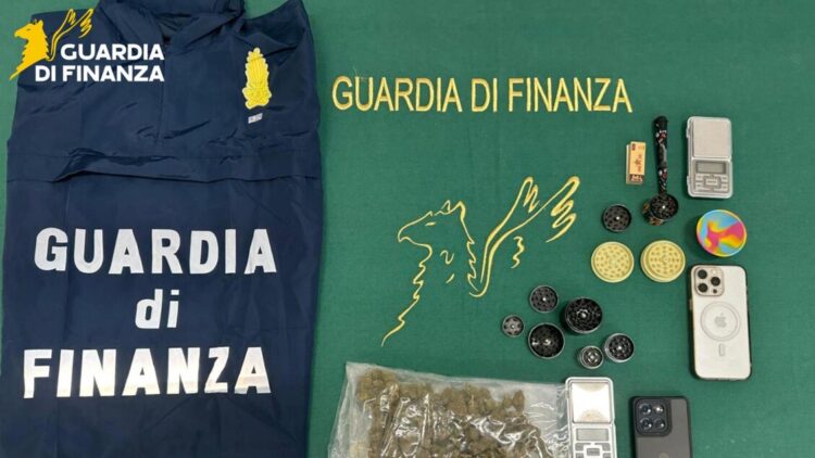 Comprano marijuana con criptovalute, denunciati due minorenni in Veneto