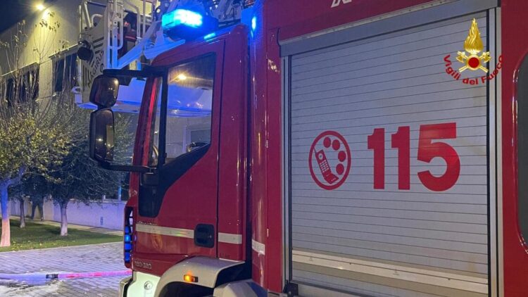 Principio d’incendio a Milano, 80 evacuati in un ostello accanto al Conservatorio