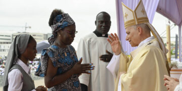 Il Papa, il pane di tutti a pochi, ma Dio ascolta il grido dei popoli