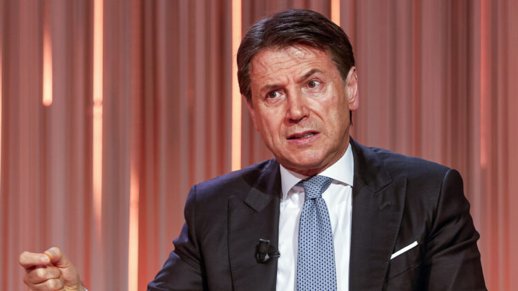 Conte: ‘Tutti in piazza per la pace, anche con le altre opposizioni’