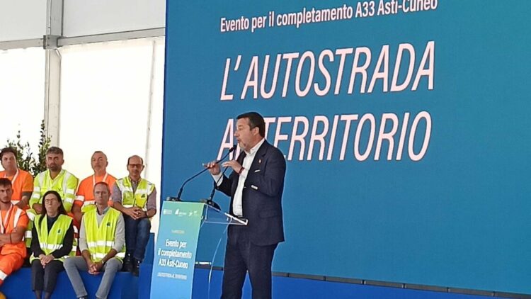 Salvini, ‘non chiudo l’Italia perché Bruxelles è comandata da cretini’