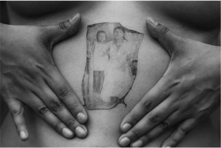 All’Opificio della Fotografia ‘Carne Politica’, il corpo come spazio nel mondo