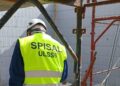 Ha un malore e batte la testa, 85enne muore in cantiere edile